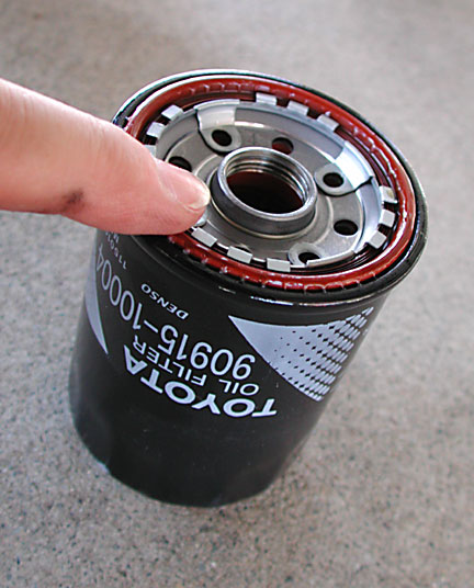 lubricate the oil filter seal for Lotus Elise