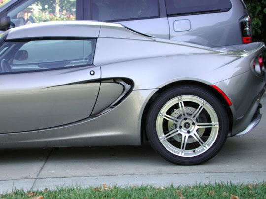 Lotus Elise side grille removed, from side